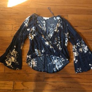 Lovestitch printed bell sleeve